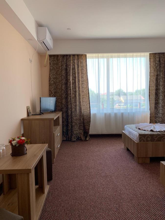Hotel Cris Costinești Kültér fotó