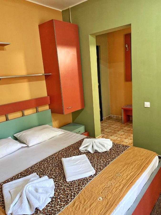 Hotel Cris Costinești Kültér fotó