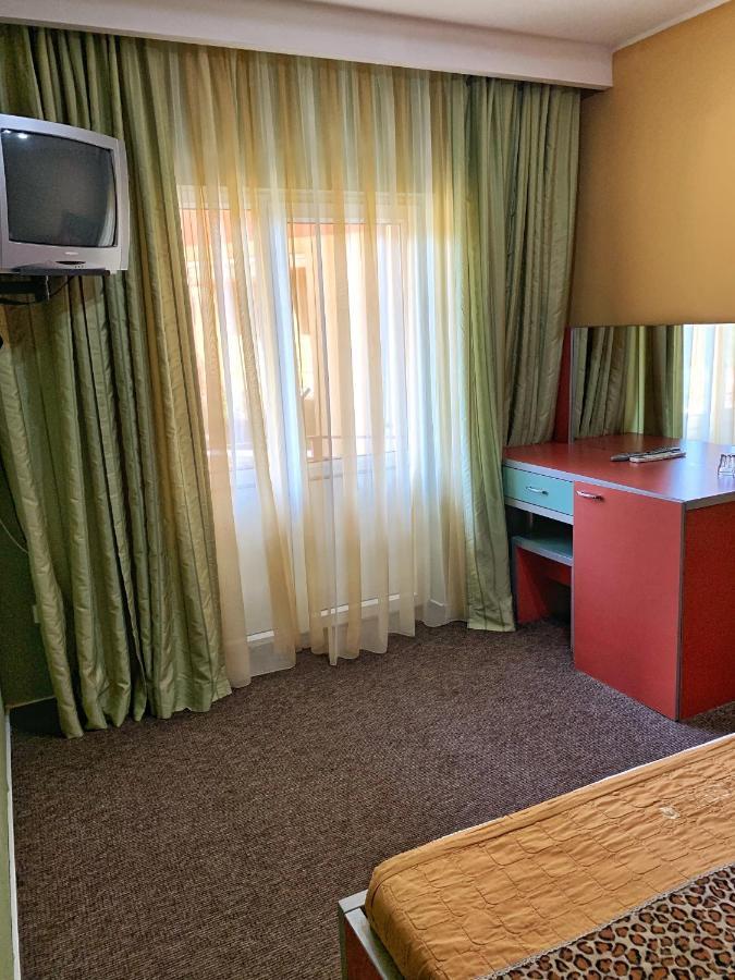 Hotel Cris Costinești Kültér fotó